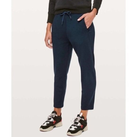 Lululemon City Sleek Sweatpant 28" Women Size 2 - Picture 3 of 11